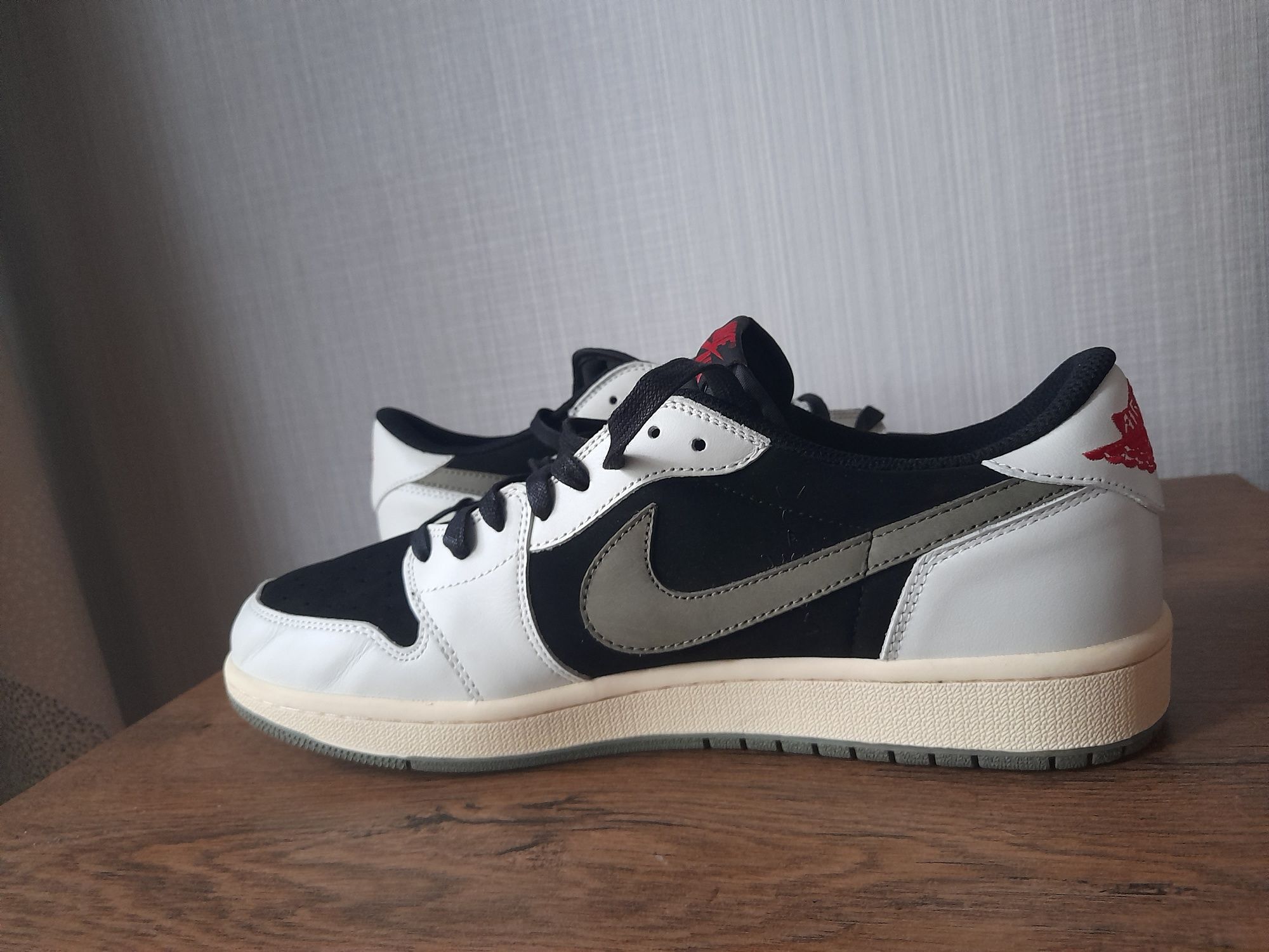 Jordan Retro Travis Scott кецове 47.5 номер.
