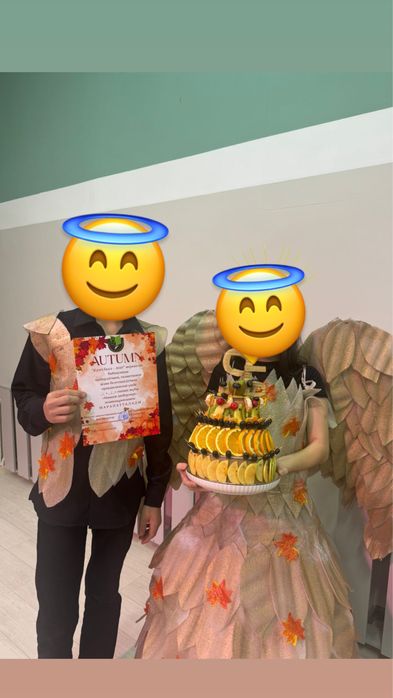 Продам костюм на осений бал