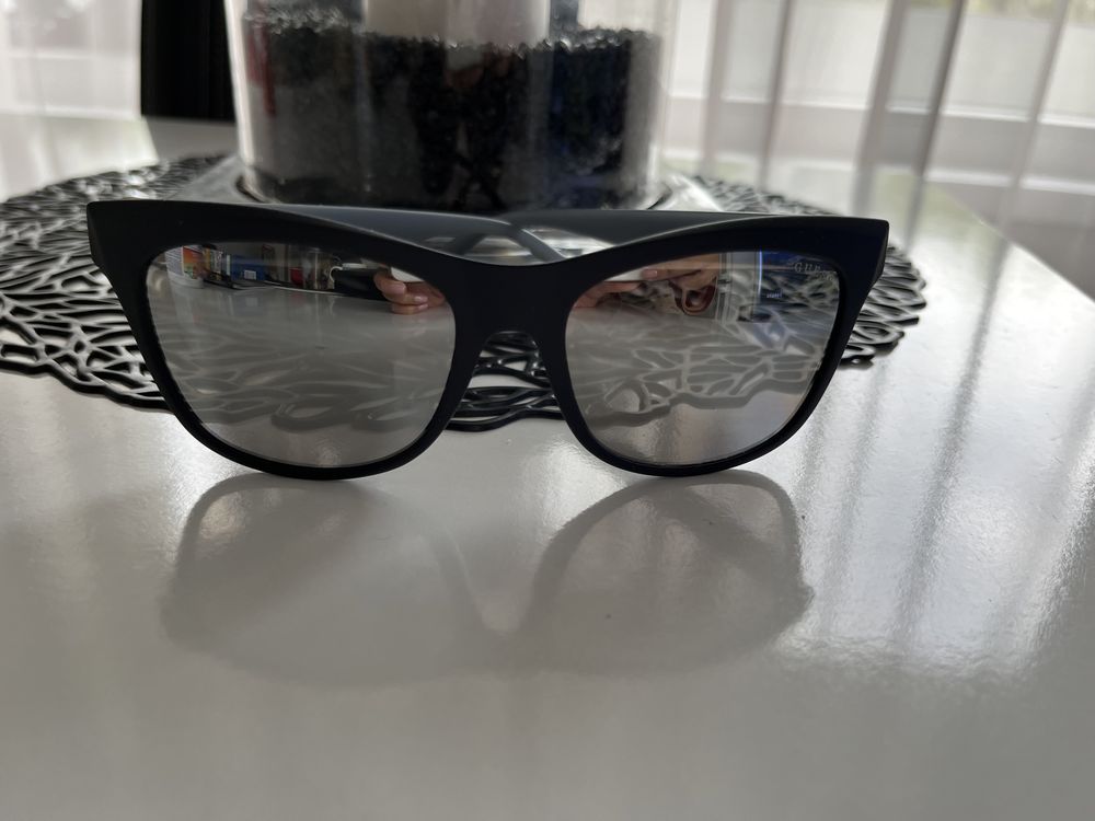 Нови оригинални очила Guess