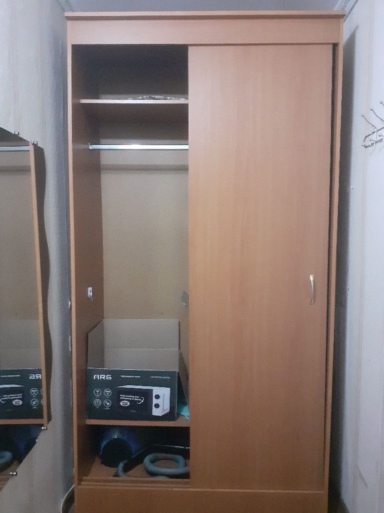 Продаю шкаф купе