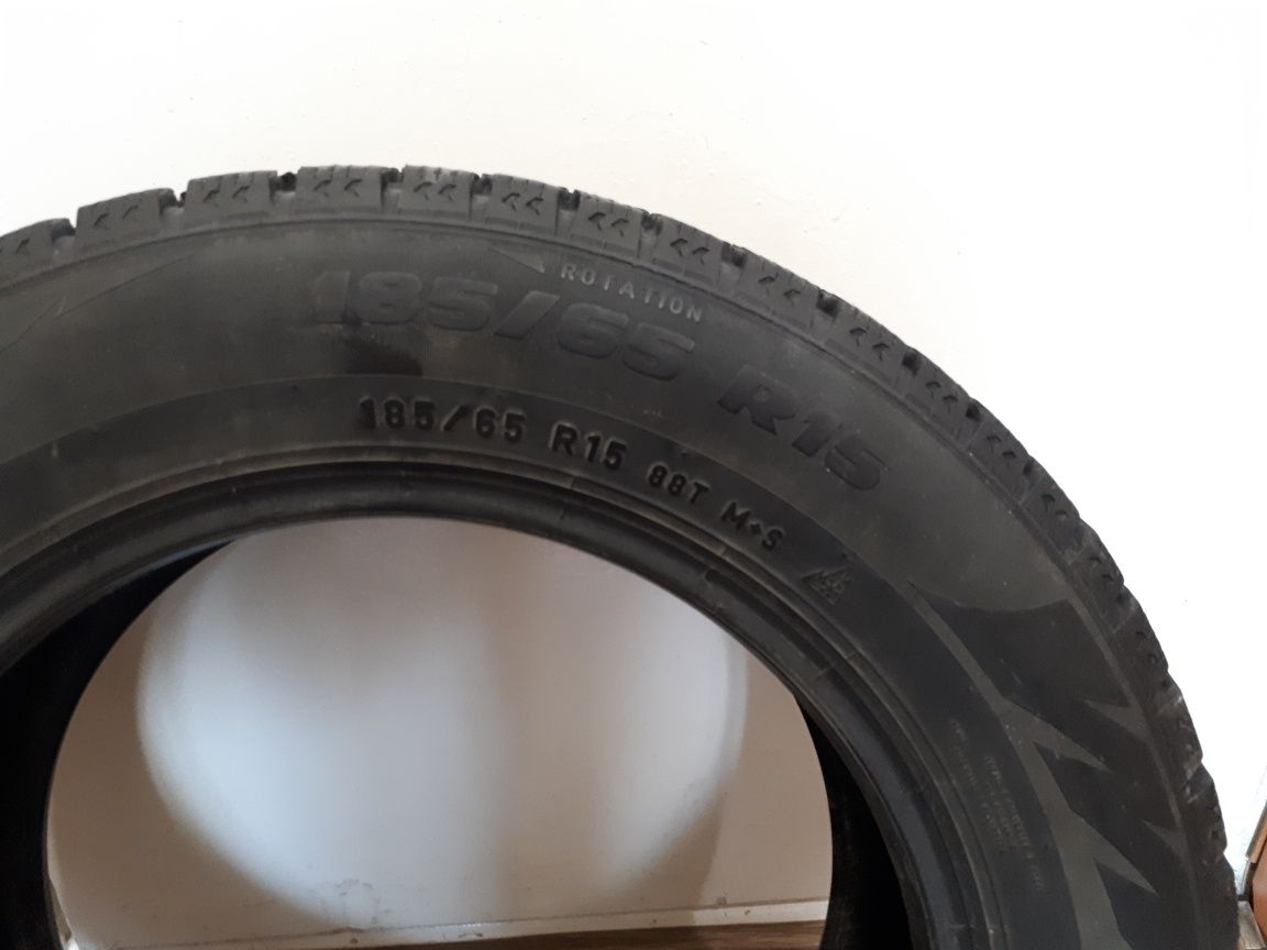 Покрышки зимние 185/65 R15. Formula