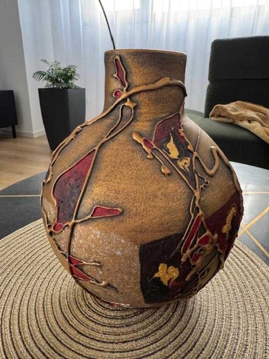 Vand vaze decorative ceramica lucrate manual