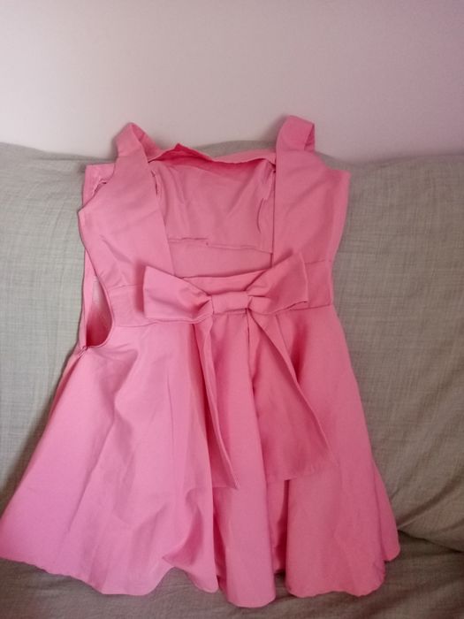 Продавам рокли за слаби дами