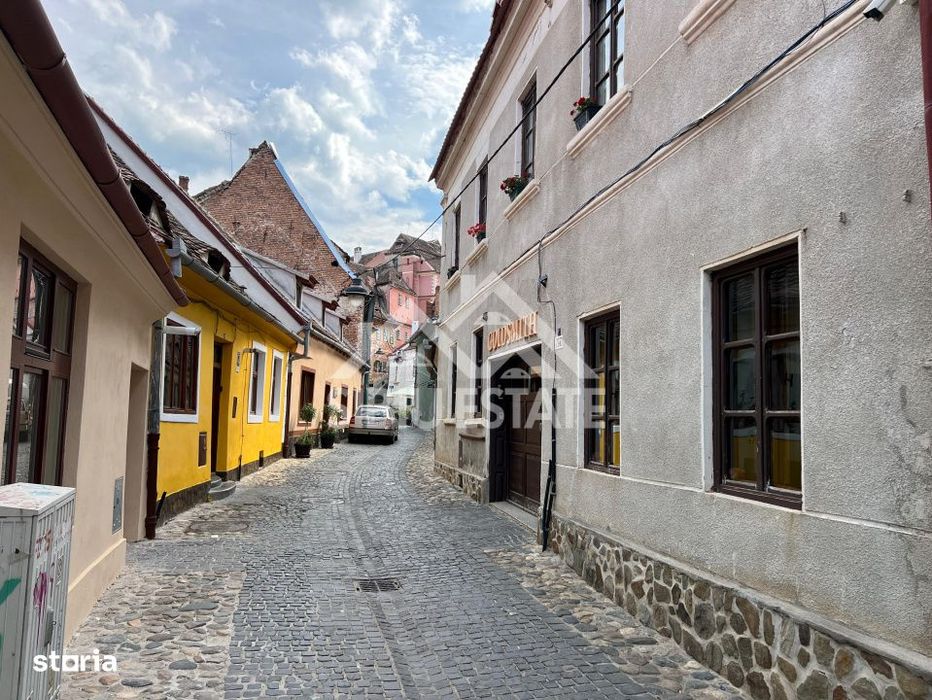 Imobil monument istoric de vanzare ,Strada Targului, Sibiu