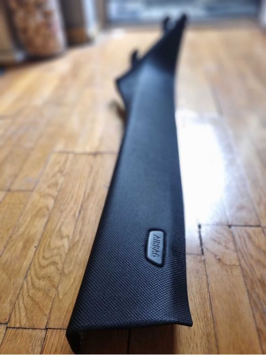 Колонка за таван черна  БМВ Г30 2019Г /дясна.
Колон