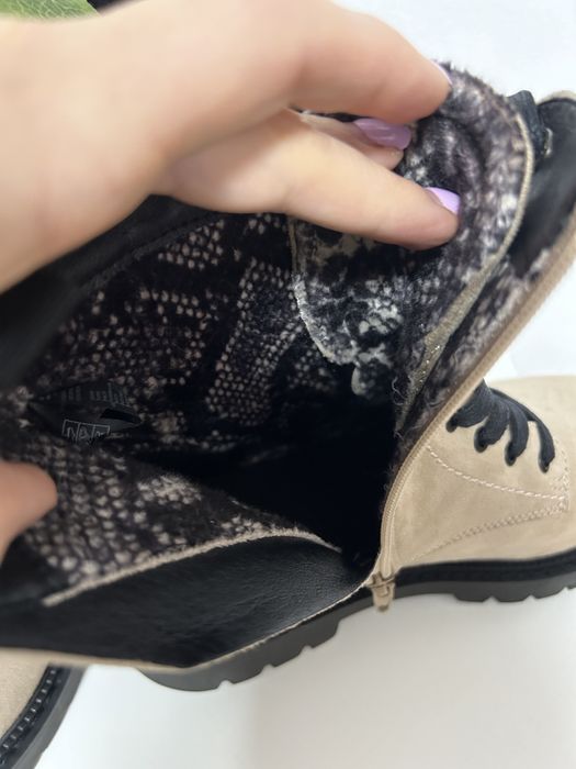 Ghete captusite 38 Noi cu eticheta