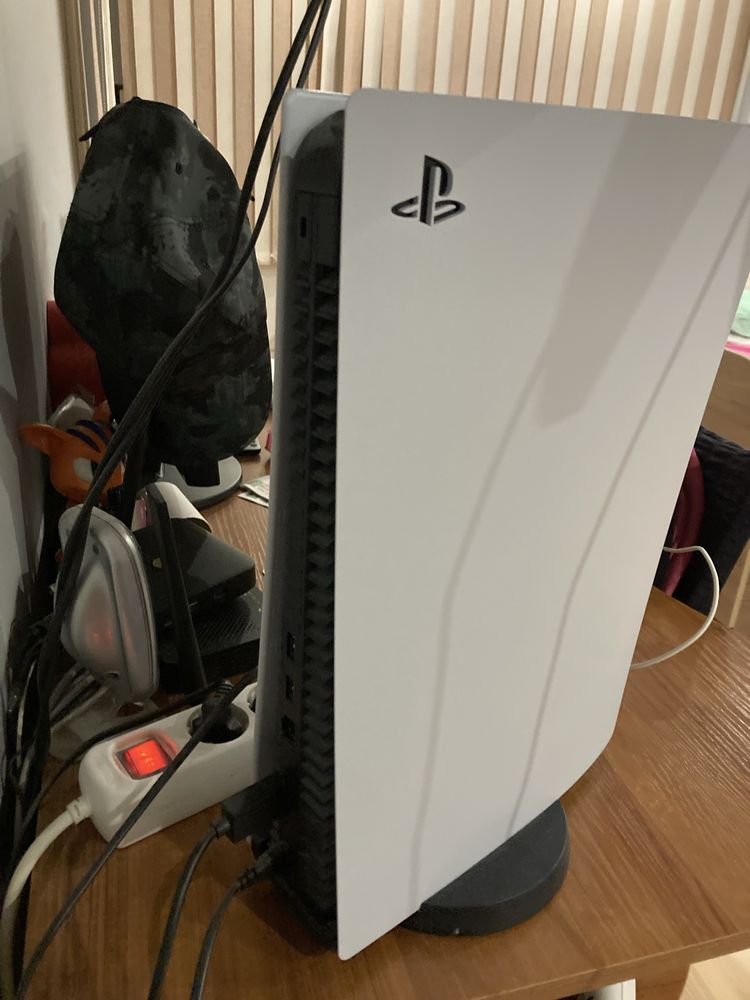 Продавам ps 5  600 лв‼️‼️‼️