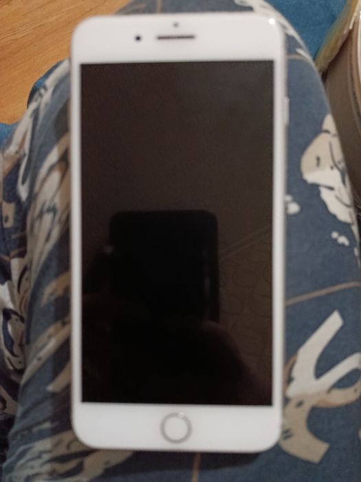 Продам айфон 7+за 15тыш срочно