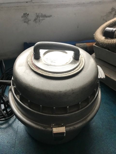 Aspirator vechi vintage complet metalic functional URSS rusesc 600W