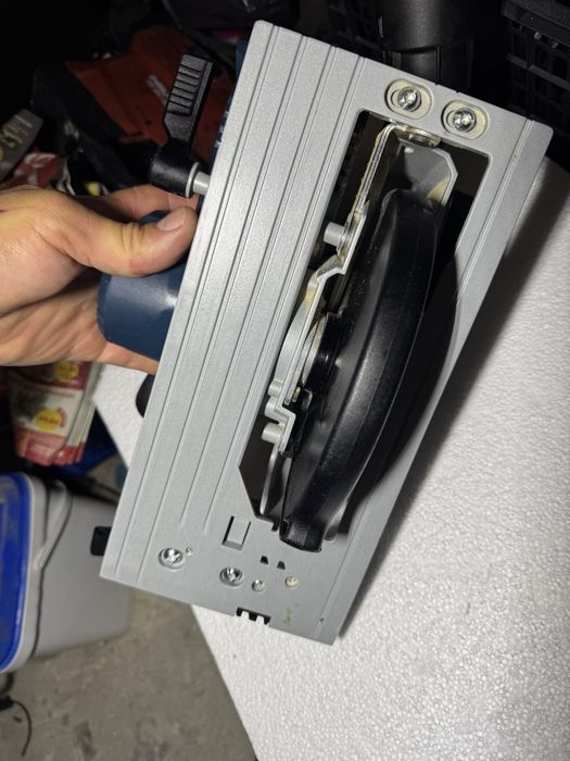 Fierastrau circular  profesional  Bosch GKS 18v 57-2 din 2024