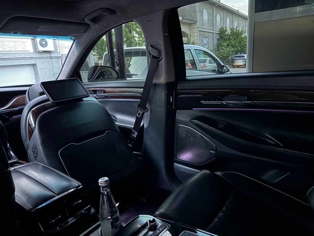 Genesis G90 Long