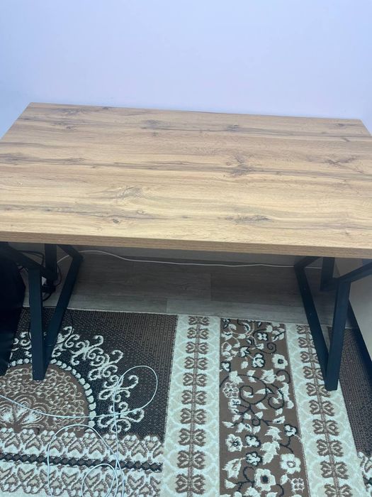 Продам стол  срочно