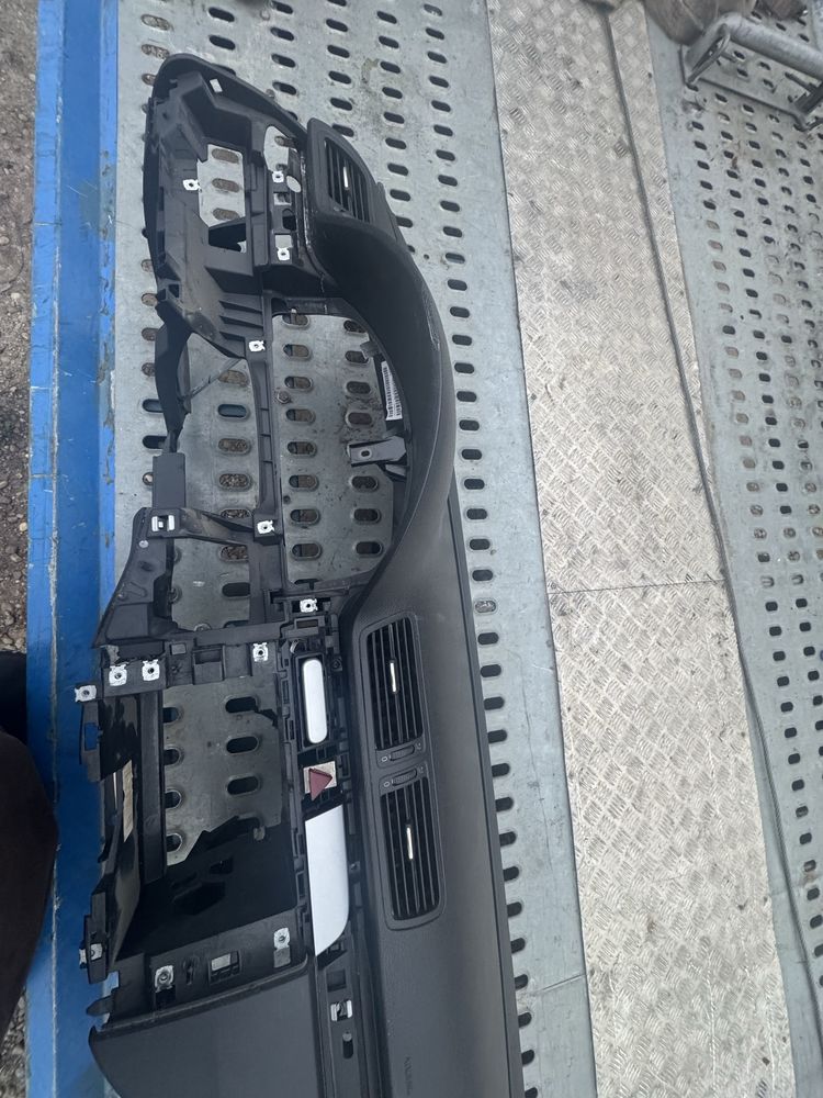 Plansa coaja bord neagra vw passat b6 b7 CC centuri airbag.