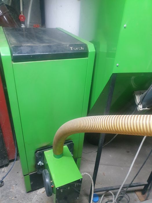 Продавам котел на пилети torch 20 kw използван два сезона