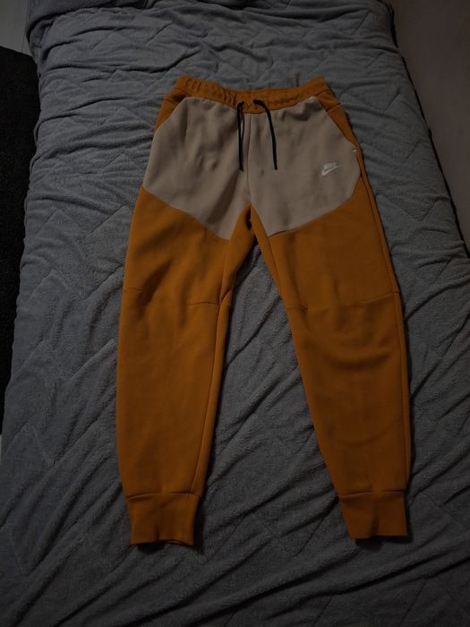 Nike tech fleece (S)