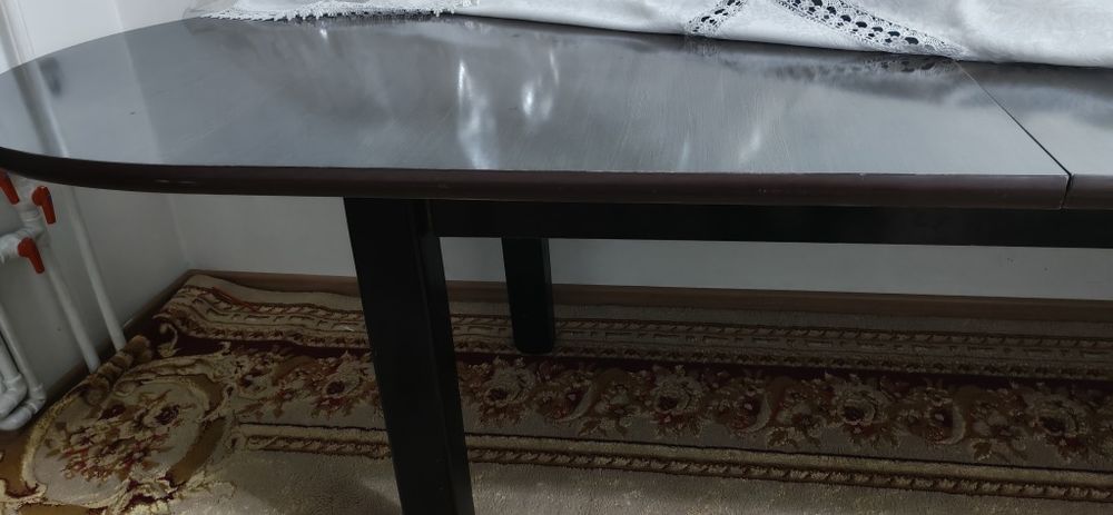 Продам стол в отличном состоянии. Длина-280/350, ширина-106, высота-76