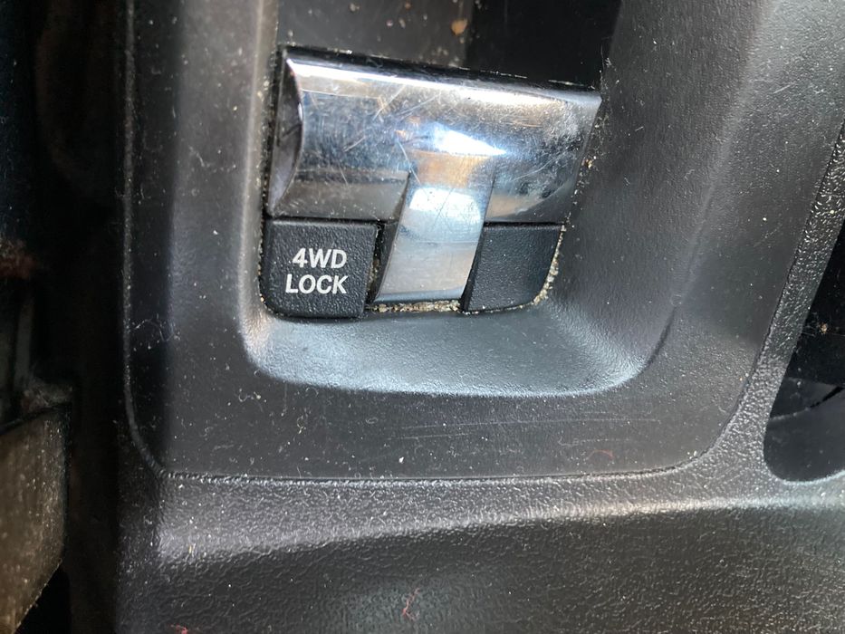 Продавам джип компас газ бензин