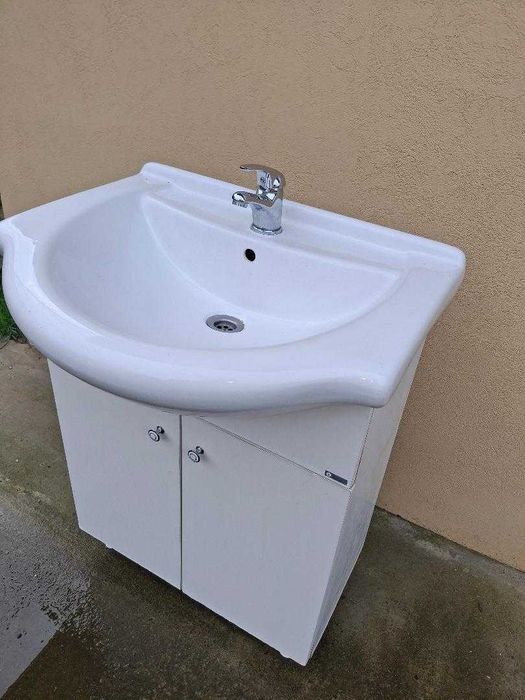 Mobila de baie – set complet

Nu asigur transport.