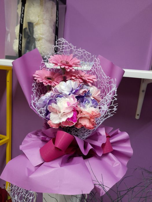 Букети и цветя в саксия за вашия дом и празник