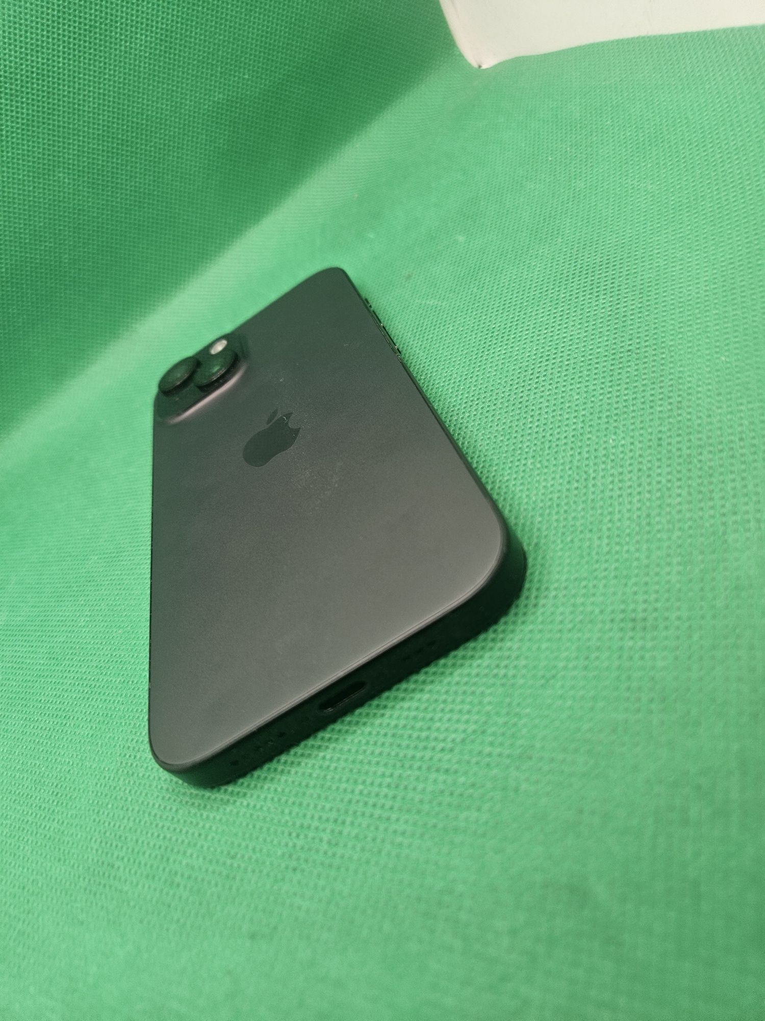 Carcasa si Display Iphone 15•Amanet Lazar Crangasi •51141