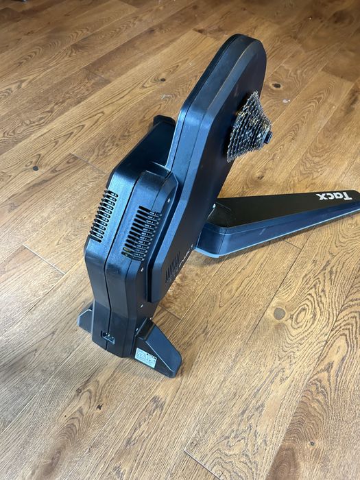Vand home trainer TACX FLUX S SMART T2900S
