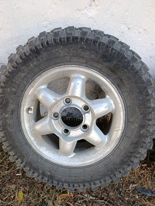Продам комплект колес на Ниву