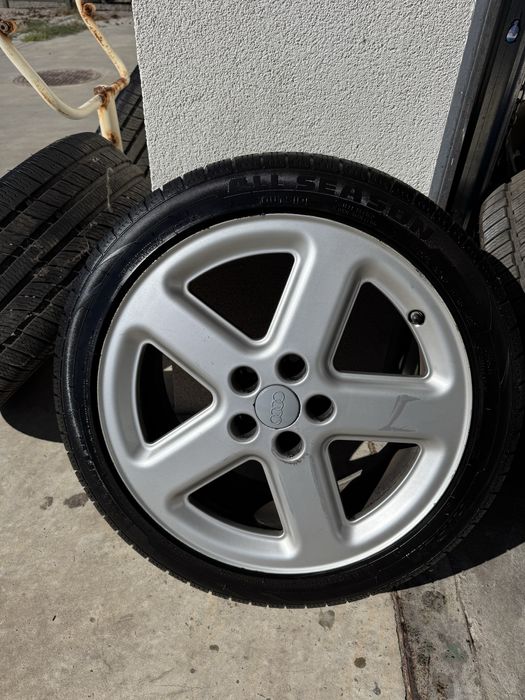 Продавам джанти с гуми 245 40 18 5x112