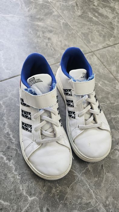 Adidasi de la adidas copii