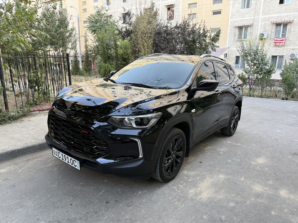 Tracker 2 2024 black