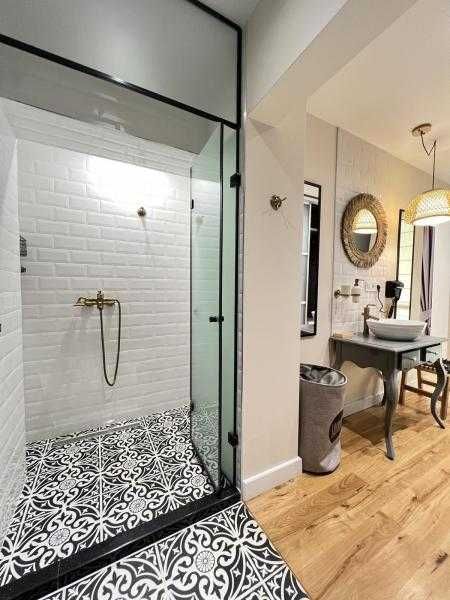 Дава се под наем Многостаен апартамент в Бургас, Център - 130 кв.м за 1250 € - Снимка #11