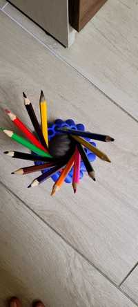 Suport pentru creioane spiralat