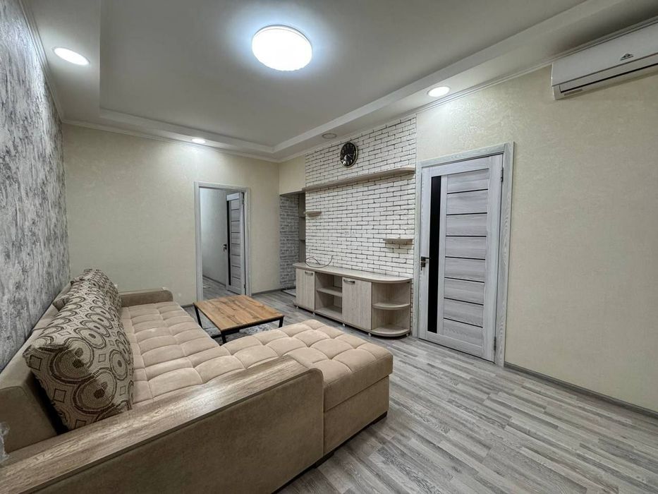 Квартира продаётся Чиланзар Ц квартал 2/2/5 меб тех метро Чиланзар