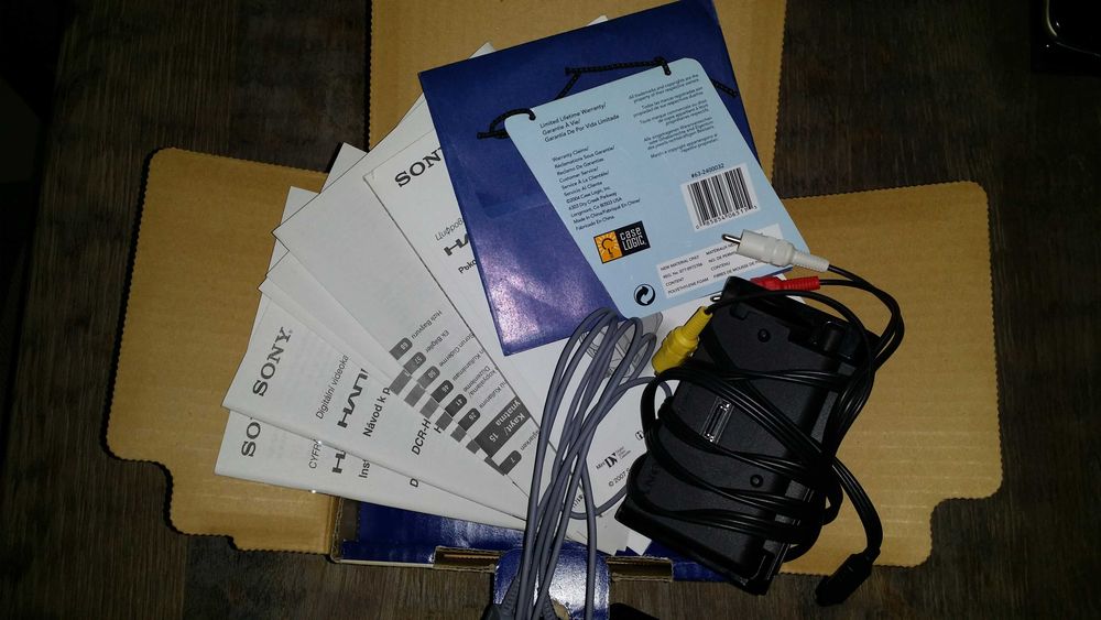 Продавам видеокамера Sony DCR-HC-45R