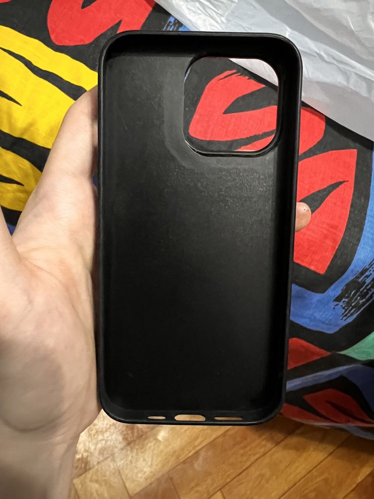 Продам чехол на iPhone 13 Pro Casetify