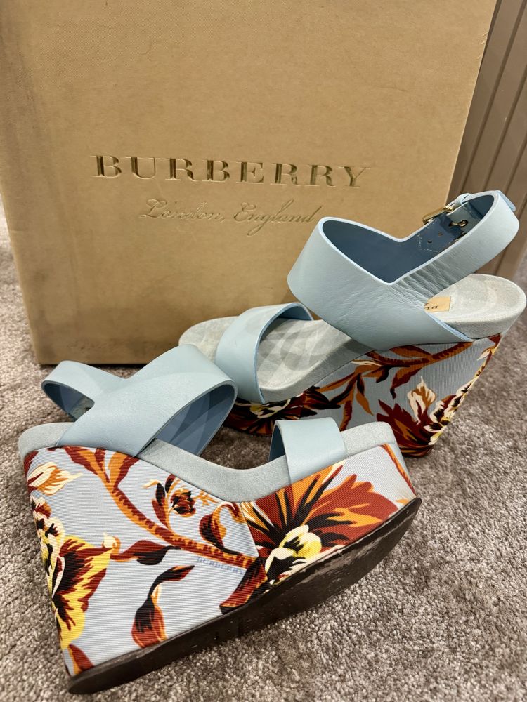 Луксозни сандали BURBERRY