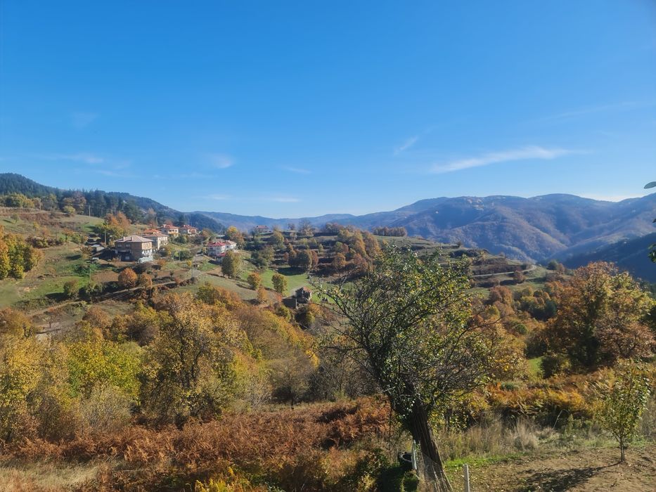 Продавам къща в с.Вишнево до Баните