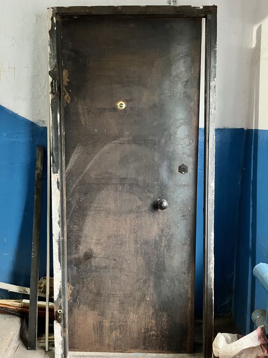 Железная дверь б/у