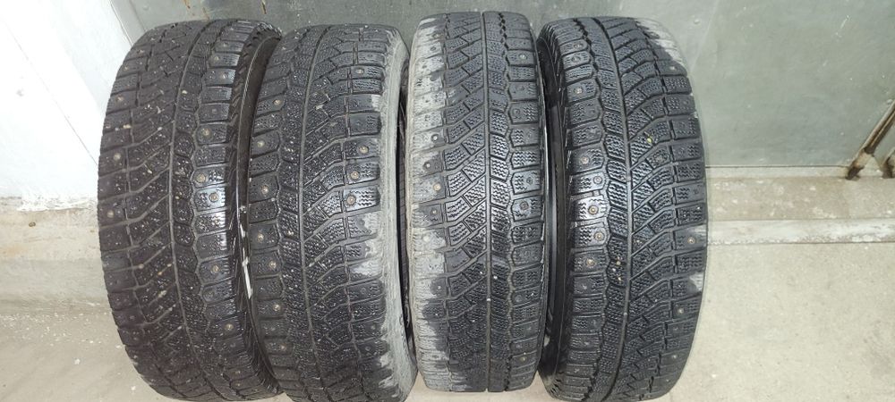 Продам зимние шипованные шины  Viatti 185/65/ 15