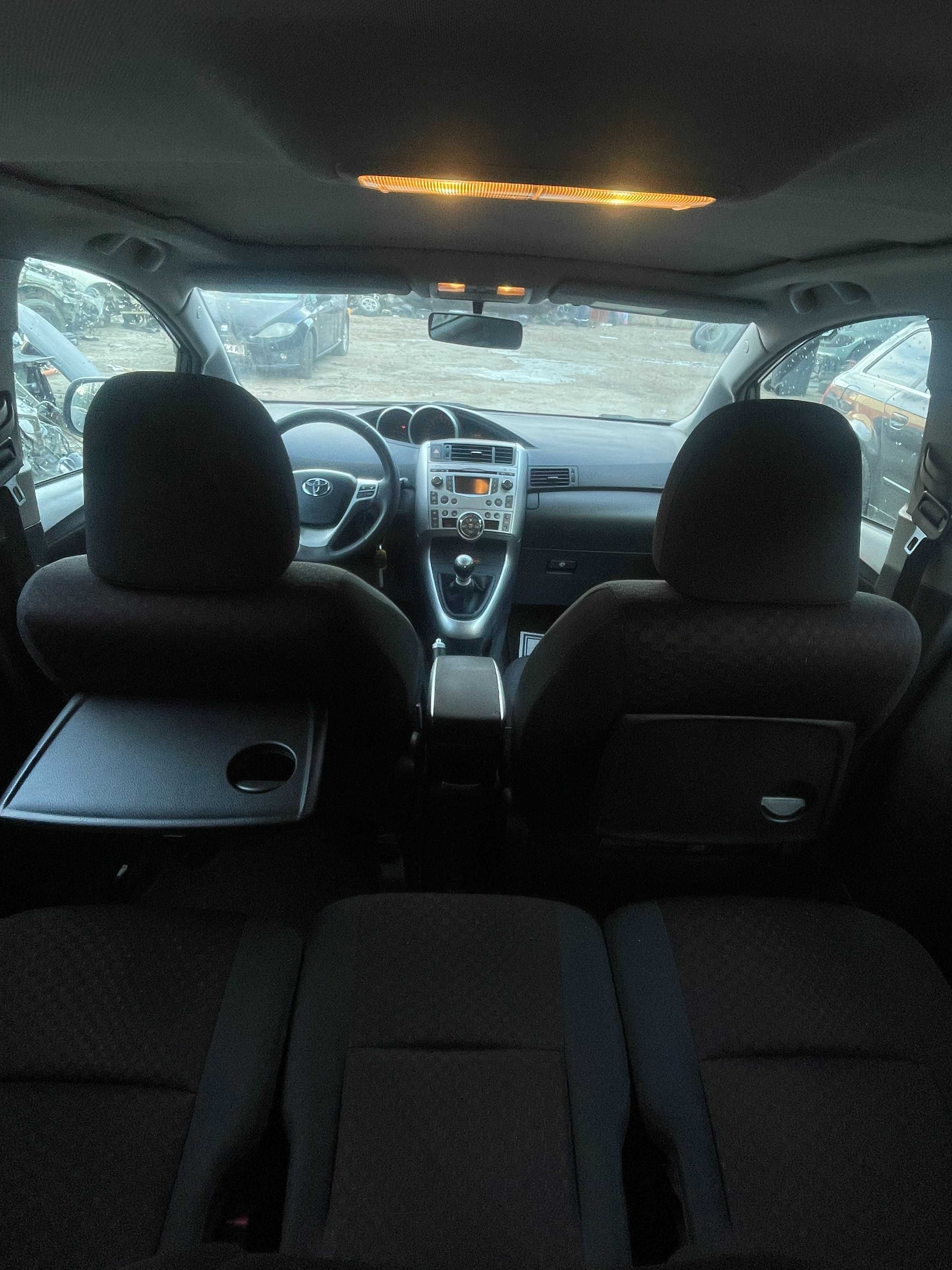 Toyota Verso 2.0 D-4D na chasti Тойота Версо на части