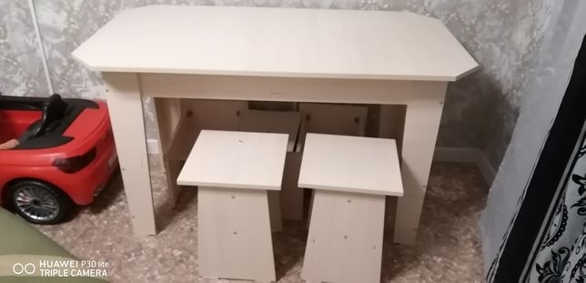 Кухонный стол, стуля
