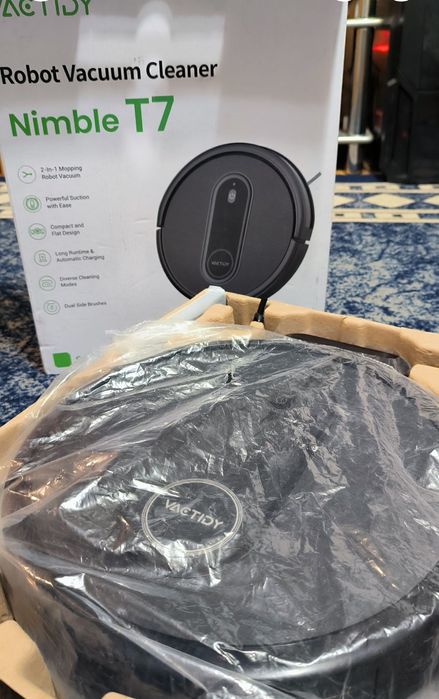 Чисто нова прахосмукачка робот