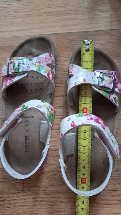 Sandalute Geox nr.33