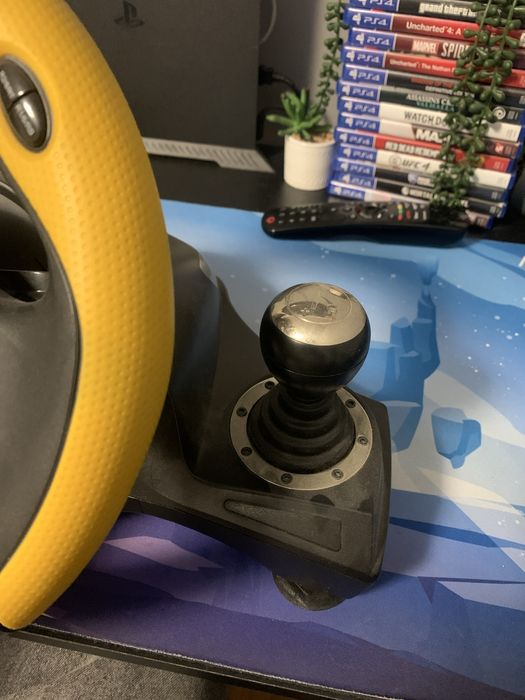 Volan Gaming cu pedale