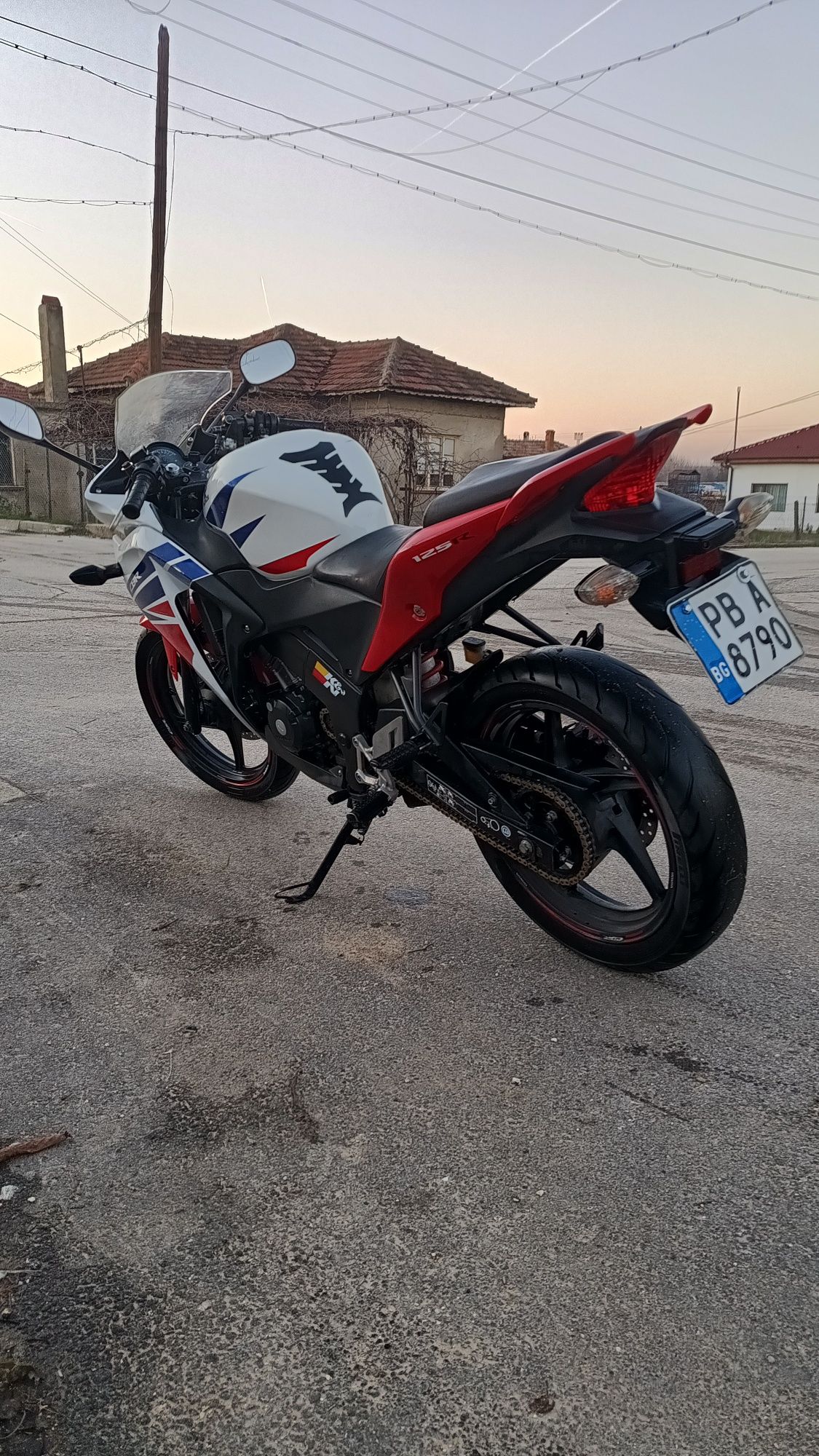 Honda cbr 125r 2016