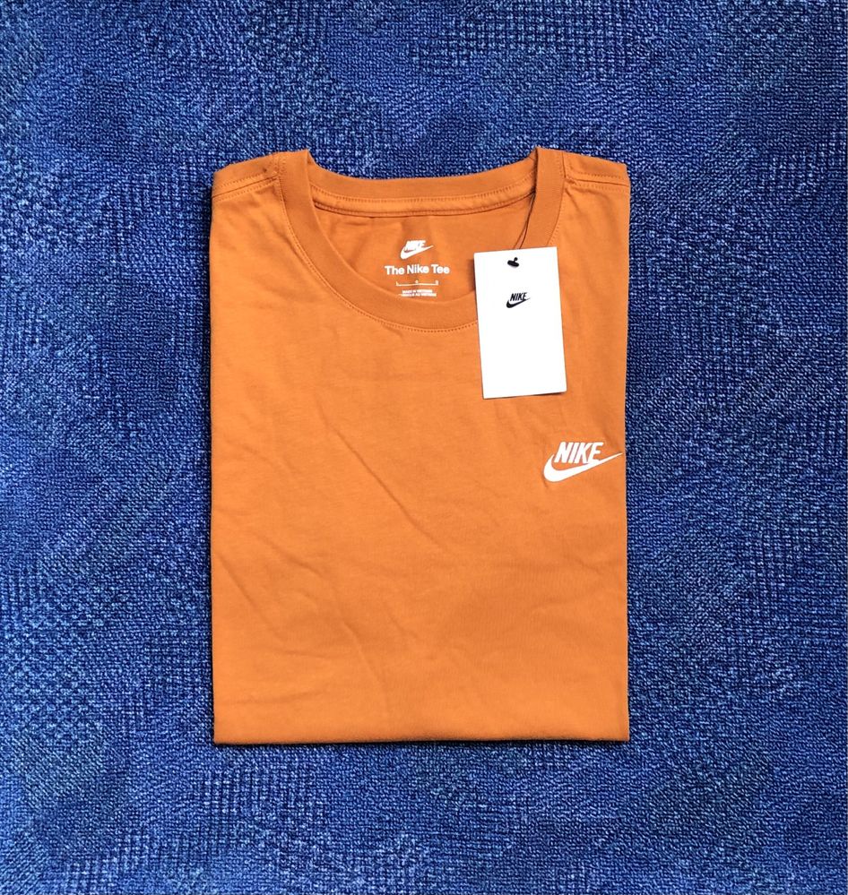Nike Club T-shirt ОРИГИНАЛНИ мъжки тениски М и L