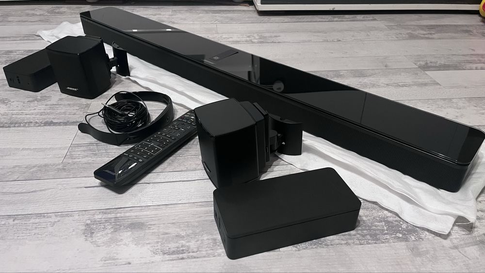 Bose Smart Soundbar + Bose Souround Speakers