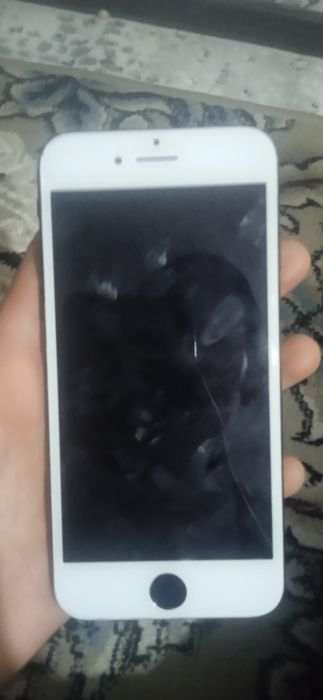 Iphone 7 srochna sotiladi.