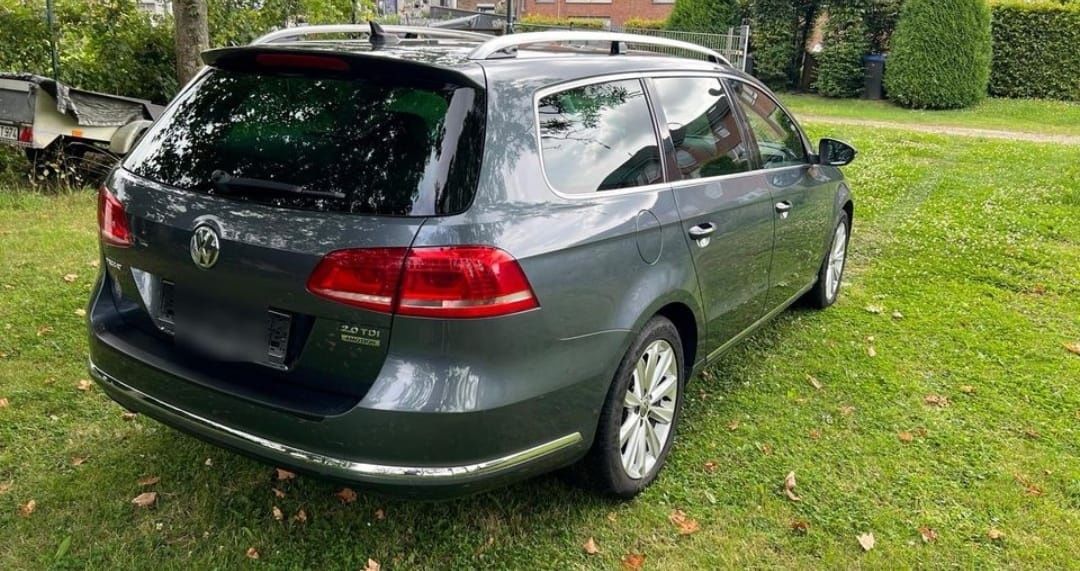 Usa portiera stanga dreapta LK7X vw Passat B7