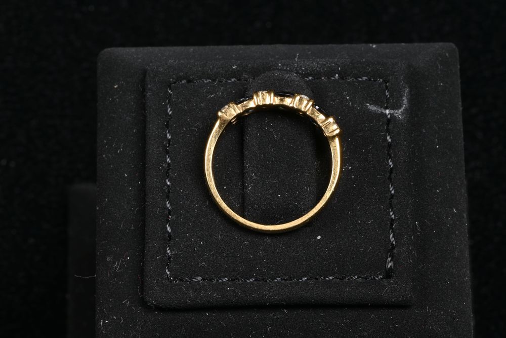 Златен пръстен Халка 18к (750) с 8 диаманта и 3 сапфира Размер 49