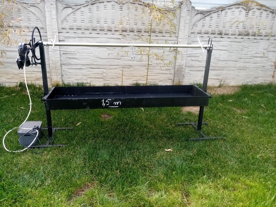 Rotisor electric cu trei viteze
